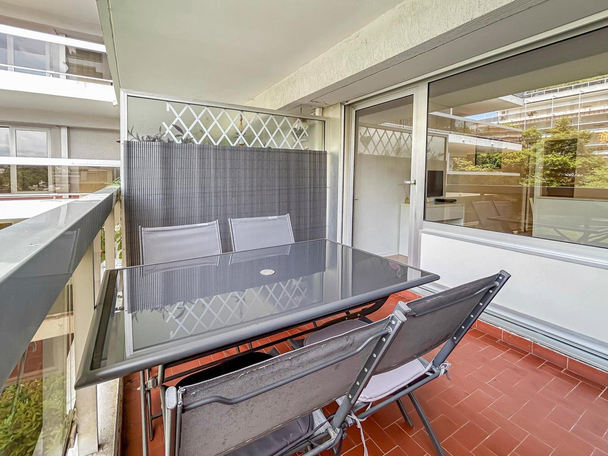 Joli Studio 4Pers Piscine Tout Confort Juan-les-Pins Ngoại thất bức ảnh